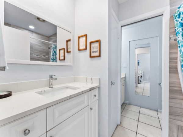 Lovely Three Bedroom Vacation Rental in Siesta Key